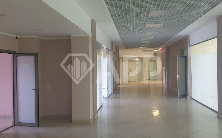 Офис/Фитнес центр/Банк от 500 до 2600 м2 фото
