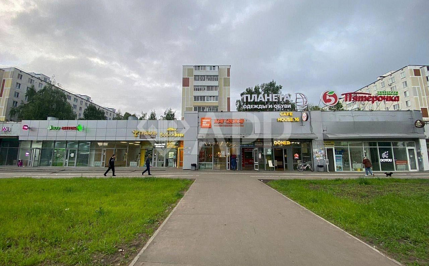Продам помещение в торговом центре фото