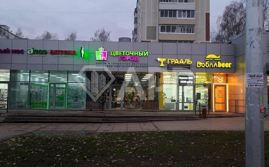 Продам помещение в торговом центре фото