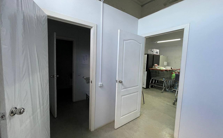 Сдам помещение свободного назначения 851м² под торговлю/ склад/производство фото