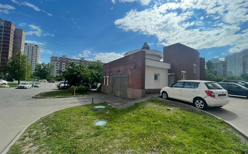 Паркинг из 6-ти парковочных мест под любой вид деятельности 80 м.кв. фото