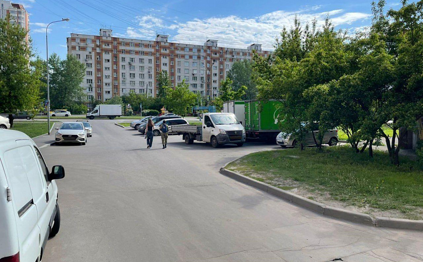 Паркинг из 6-ти парковочных мест под любой вид деятельности 80 м.кв. фото