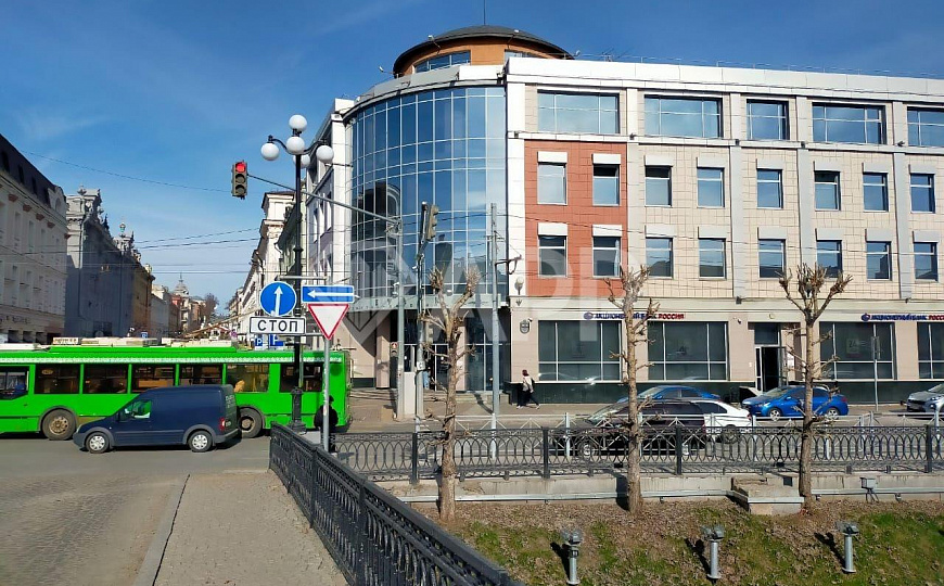 Продаётся 1350м² в самом центре города фото