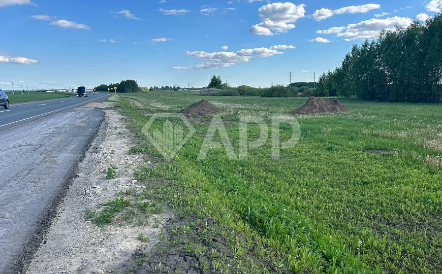 Продаю участок на первой линии трассы фото