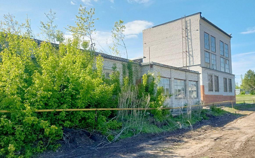 Складское помещение 895м² на земле 1Га. фото