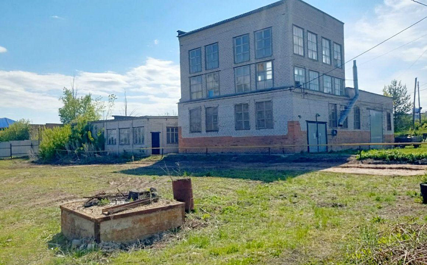 Складское помещение 895м² на земле 1Га. фото