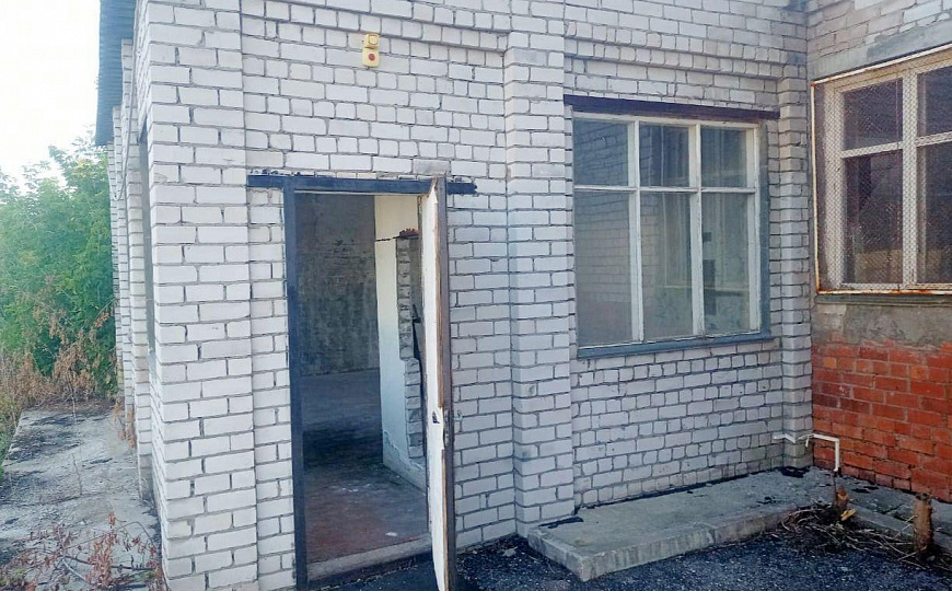 Складское помещение 895м² на земле 1Га. фото