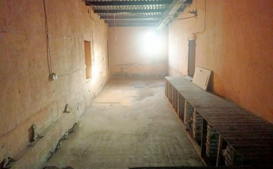 Складское помещение 895м² на земле 1Га. фото