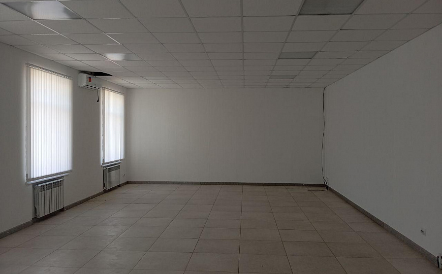 Площади от 60 до 400 м² в бизнес-центре фото