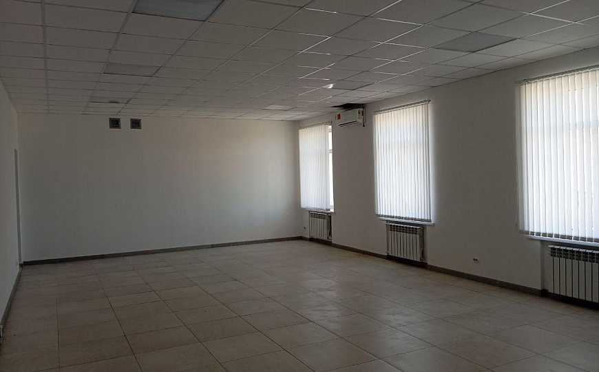 Площади от 60 до 400 м² в бизнес-центре фото