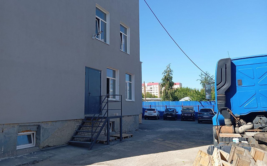 Площади от 60 до 400 м² в бизнес-центре фото