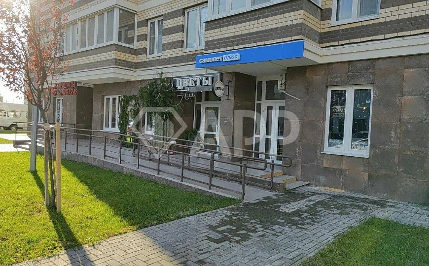 Сдаю торгово офисное  помещение, 77 м² 1 этаж  фото