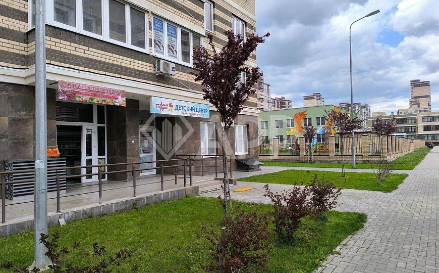 Сдаю торгово офисное  помещение, 77 м² 1 этаж  фото