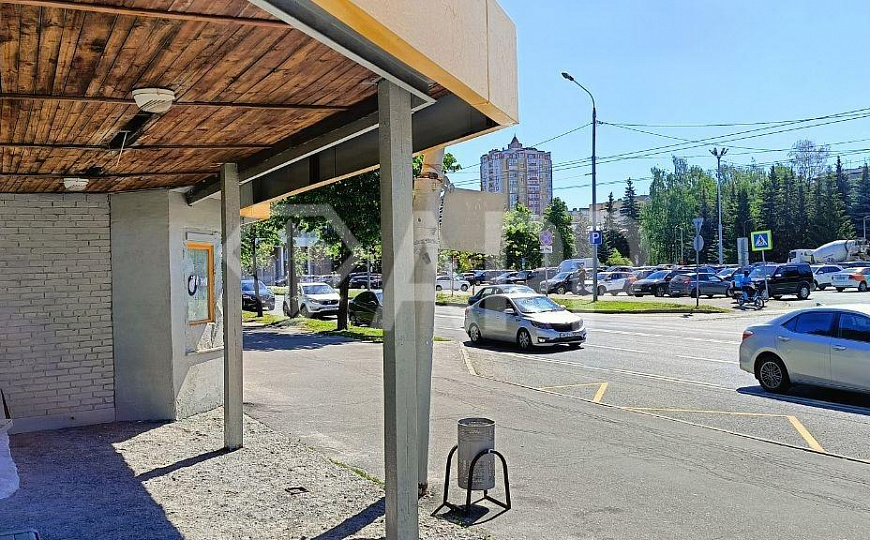 Сдам здание на остановке фото