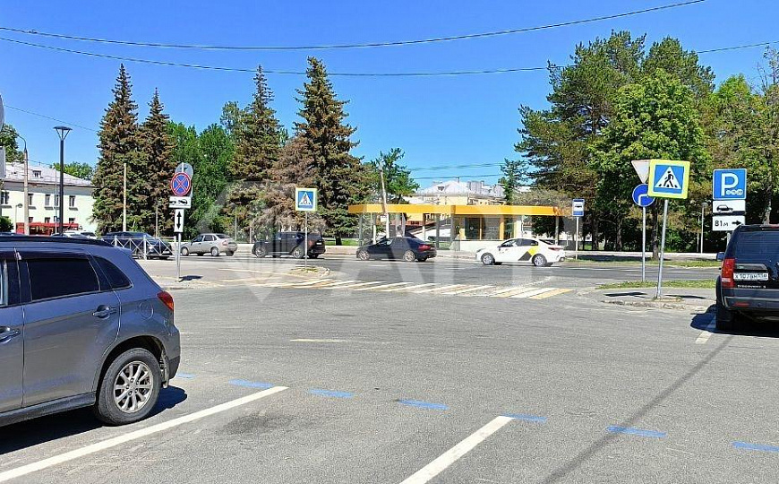 Сдам здание на остановке фото