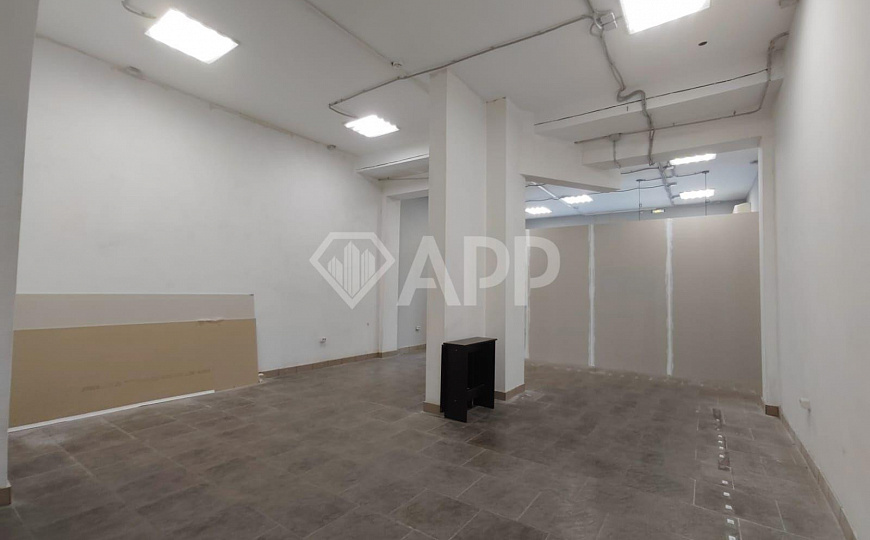 Сдам торговое помещение,80 м² фото