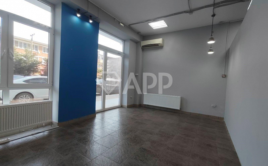 Сдам торговое помещение,80 м² фото