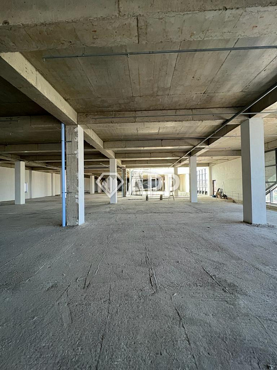 Сдаю торговый центр,  до 6000 м² фото