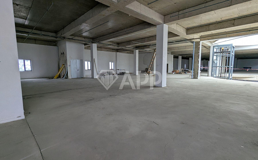 Сдаю торговый центр,  до 6000 м² фото
