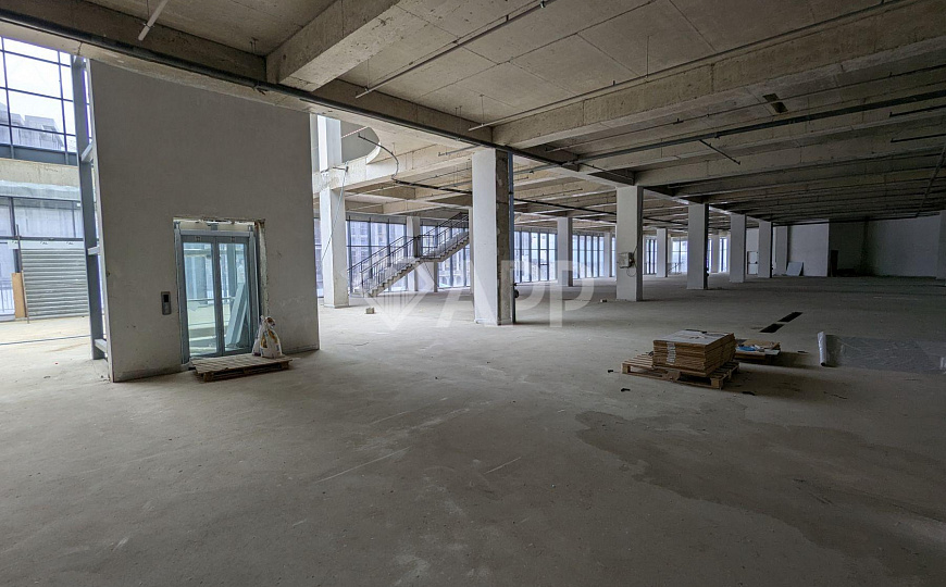 Сдаю торговый центр,  до 6000 м² фото