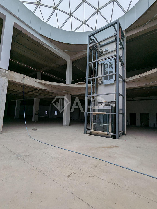 Сдаю торговый центр,  до 6000 м² фото