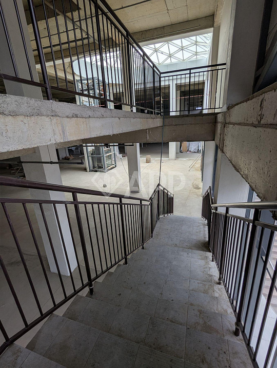 Сдаю торговый центр,  до 6000 м² фото