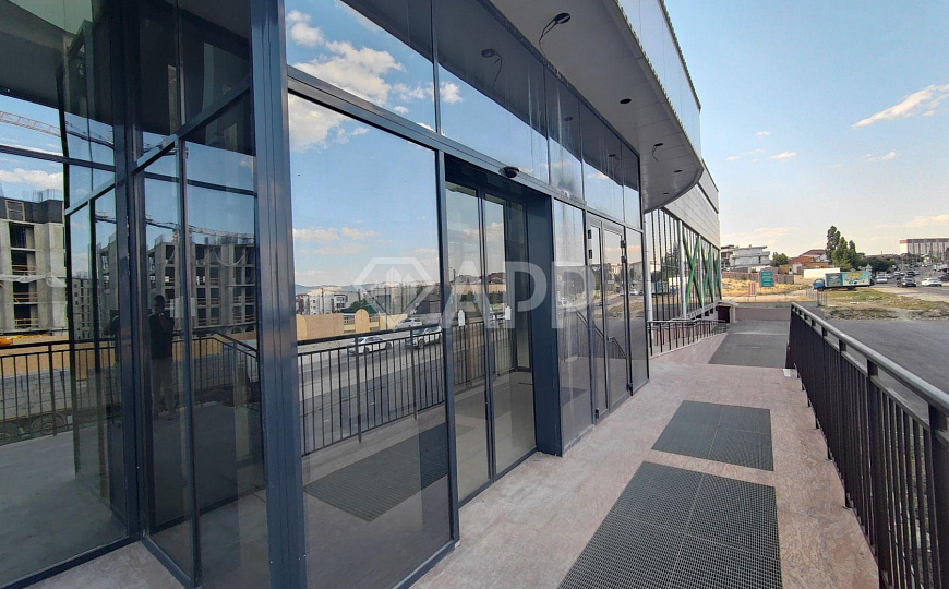 Сдаю торговый центр,  до 6000 м² фото