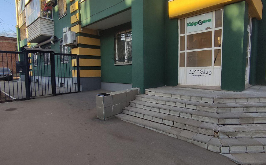 Помещение 115 м2 под салон, офис, услуги  фото