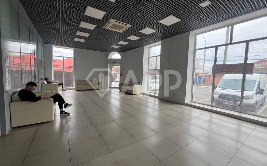 Сдам торговое помещение, 80 м² фото