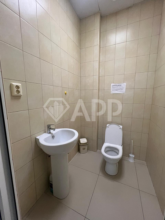Сдам торговое помещение, 80 м² фото