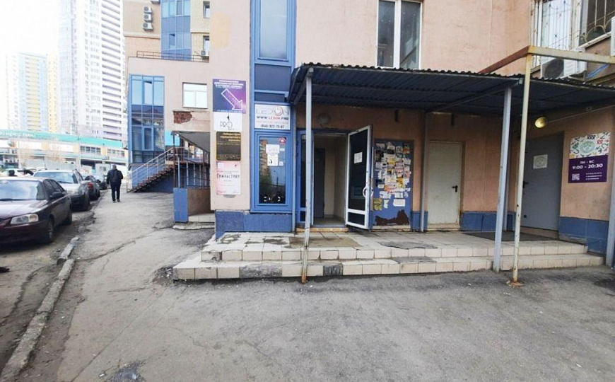 Помещение 79,8м² на 1 линии с высоким трафиком. фото