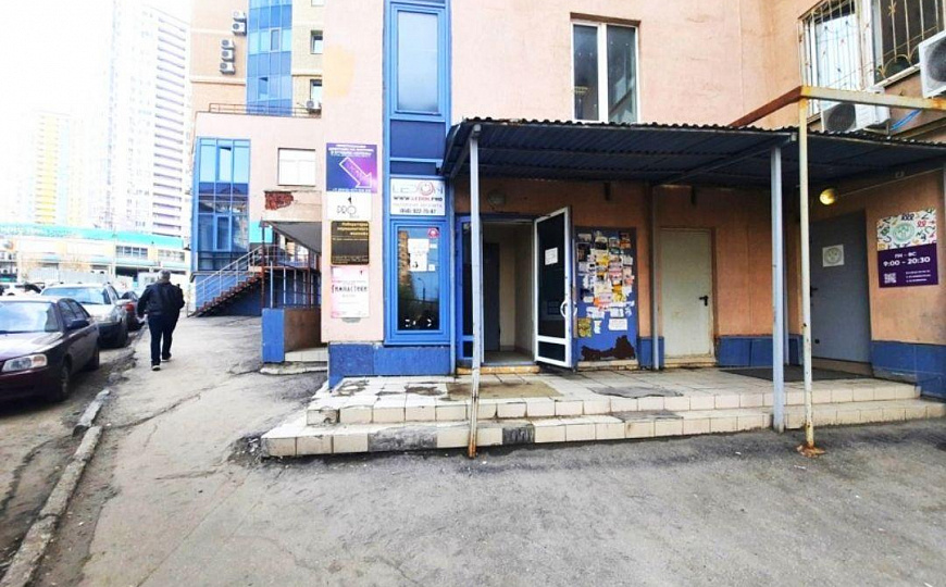 Помещение 79,8м² на 1 линии с высоким трафиком. фото