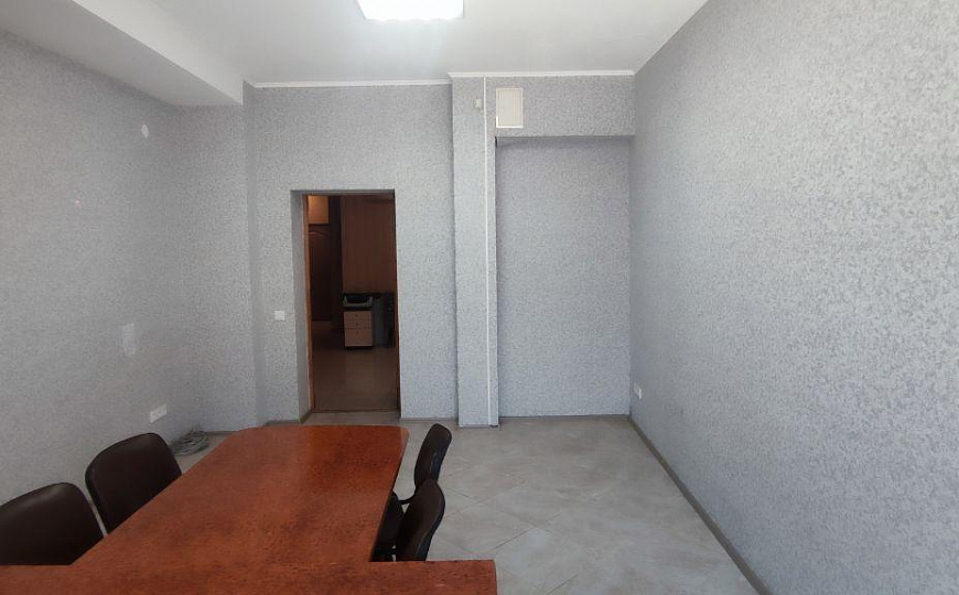 Сдам офис с большой парковкой, 115 м² фото
