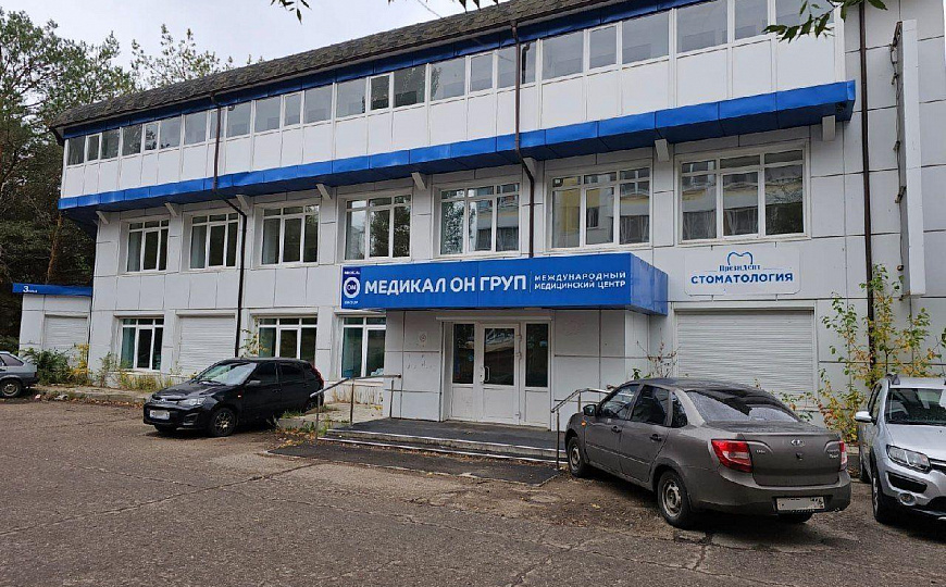 Отдельно стоящее здание 966 м² фото