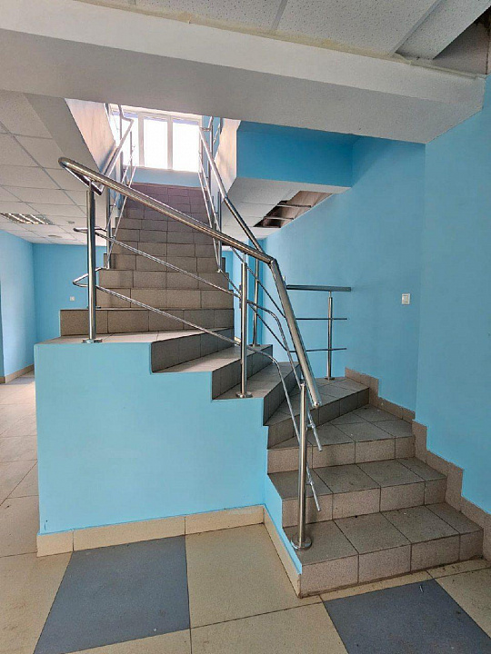 Отдельно стоящее здание 966 м² фото
