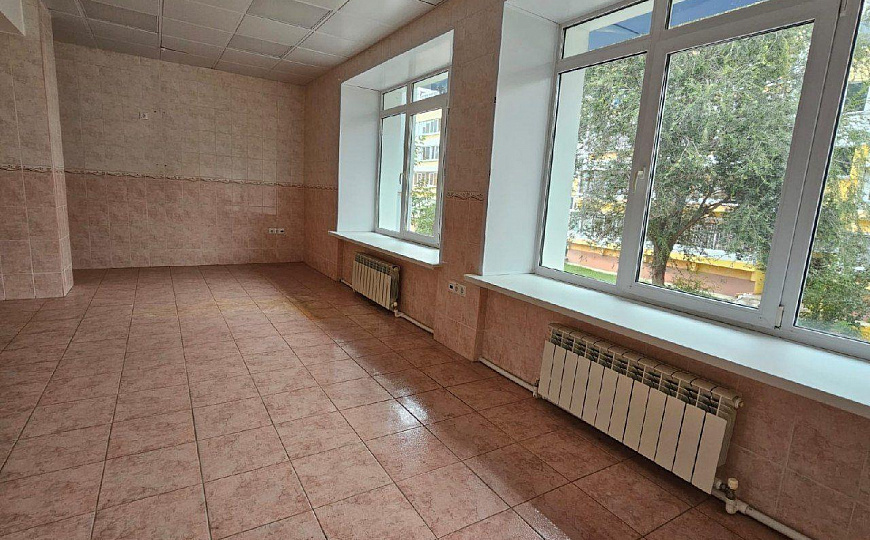 Отдельно стоящее здание 966 м² фото