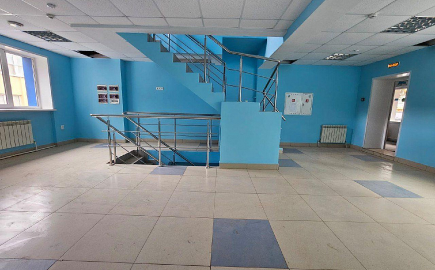 Отдельно стоящее здание 966 м² фото