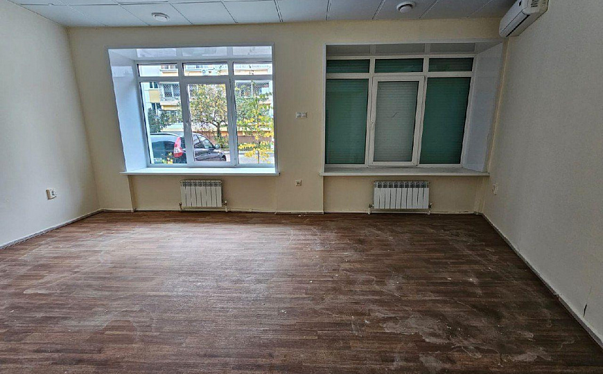 Отдельно стоящее здание 966 м² фото