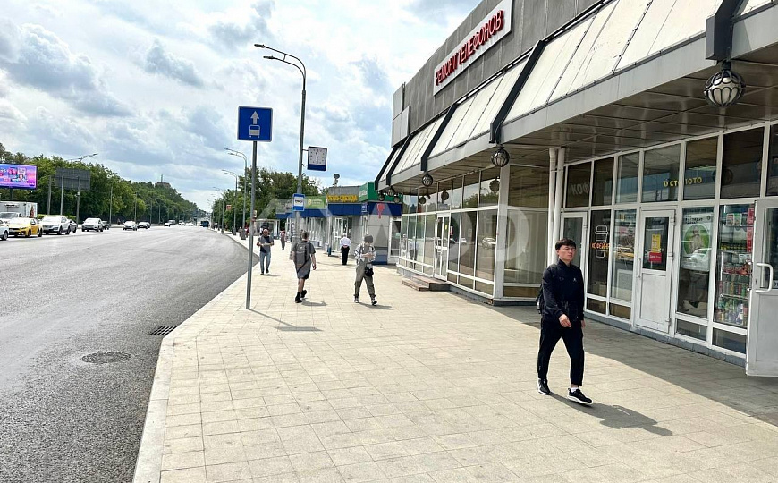 Предлагается в аренду торговые площади фото