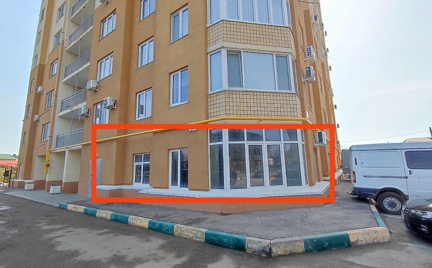 Помещение с арендаторами 297 м2 фото