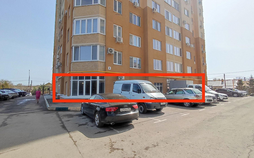 Помещение с арендаторами 297 м2 фото