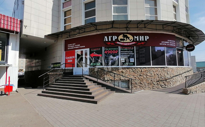 Помещение свободного назначения 454 м2 фото