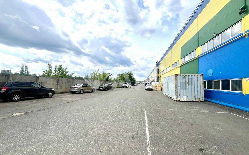 Купить производство с кран балкой, 888.8 м² фото