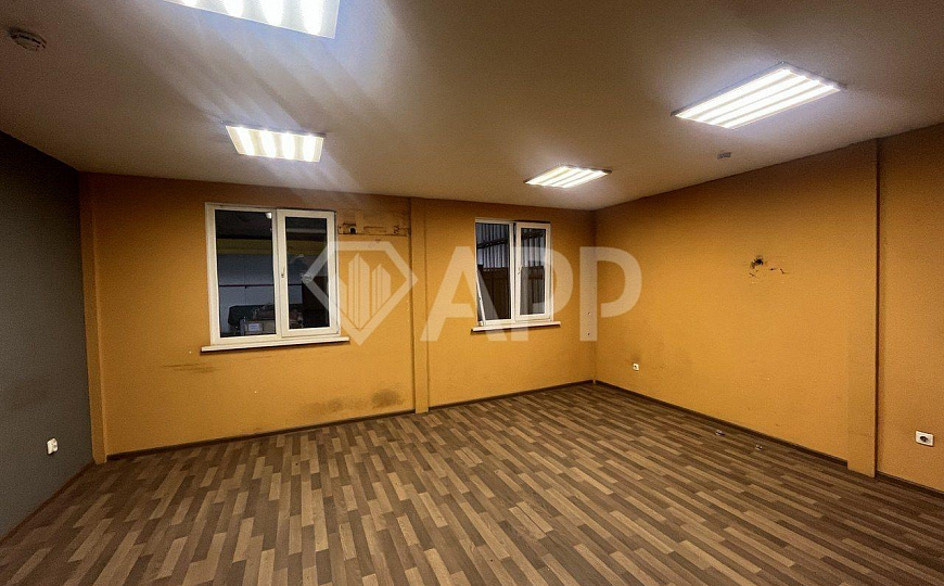 Купить производство с кран балкой, 888.8 м² фото