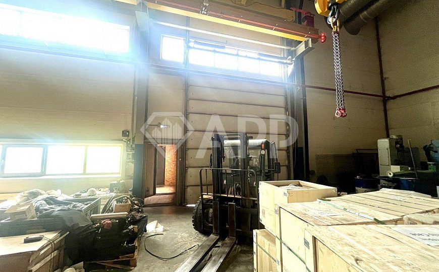 Купить производство с кран балкой, 888.8 м² фото