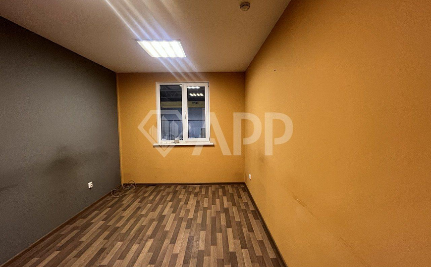 Купить производство с кран балкой, 888.8 м² фото