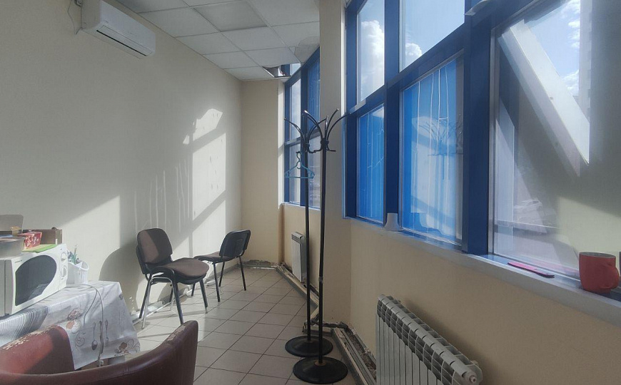 Помещение рядом с Солнечным рынком на трафике, 200 м2 фото