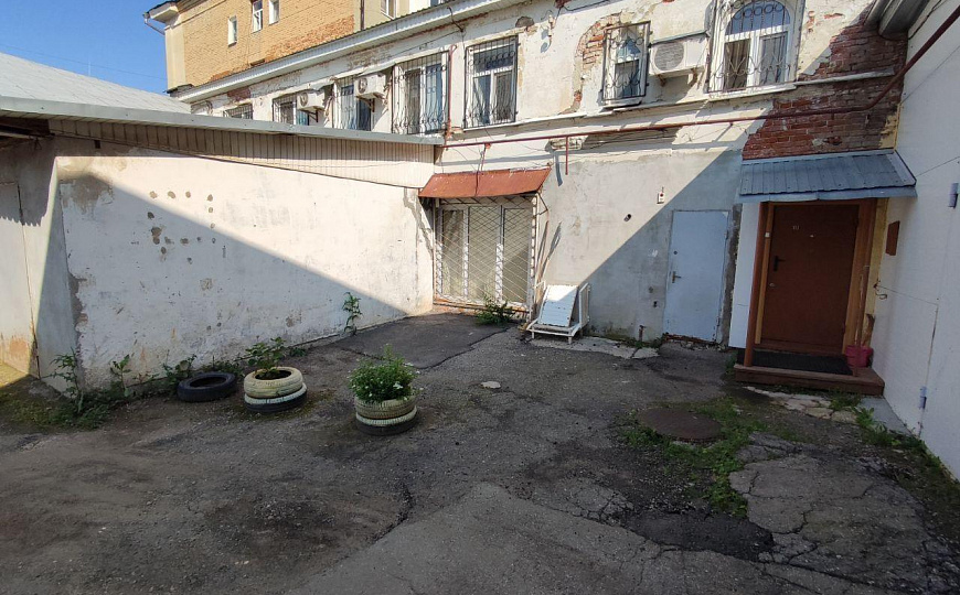 Центр. Отдельный вход. Парковка. фото