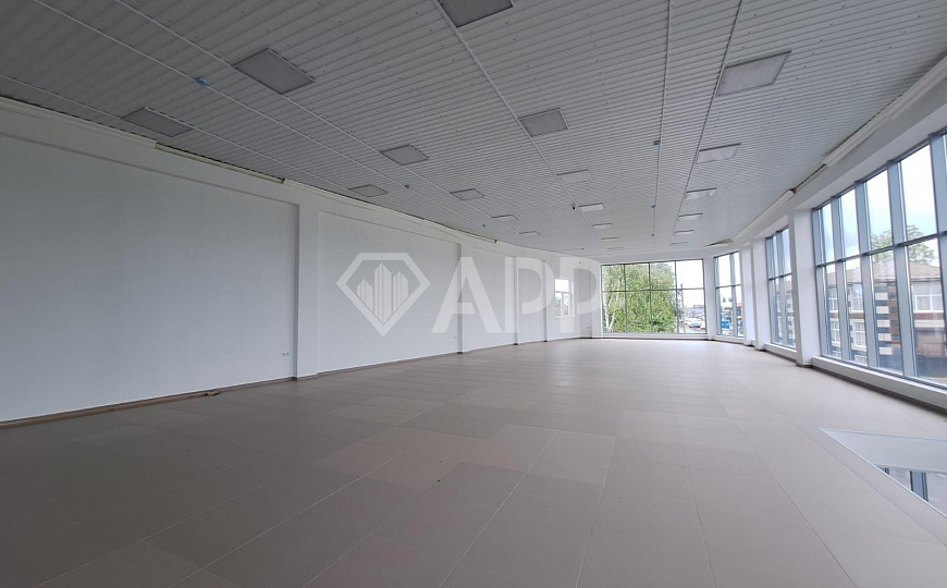 Сдам помещение свободного назначения 487 м² фото