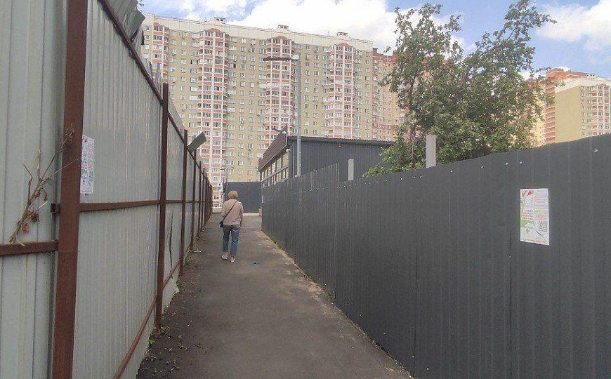 Сдам отдельно стоящее здание под медцентр или продуктовый магазин. фото